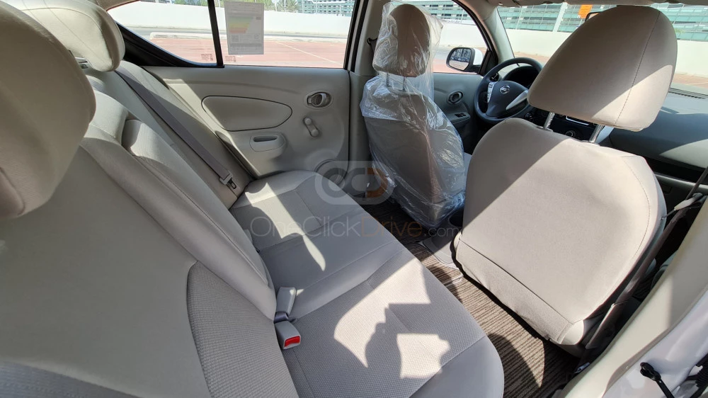 Blanco Nissan Soleado 2022 for rent in Dubai 4
